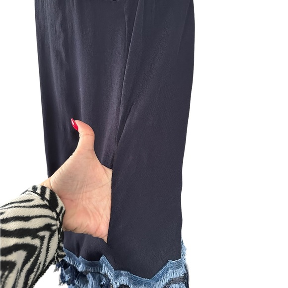 Maeve -Anthropologie gorgeous navy blue dress in size 0. Beautiful detailing - Picture 14 of 16